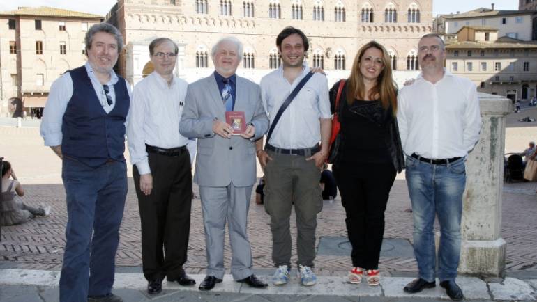 Il Corriere di Siena: “Il giornale della domenica”, l’antologia della riflessione e del pensiero in libertà