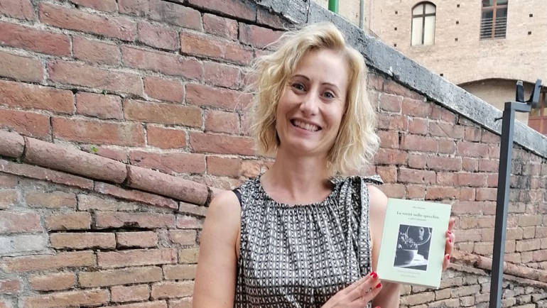 Elisa Mariotti presenta a Siena “La verità nello specchio”