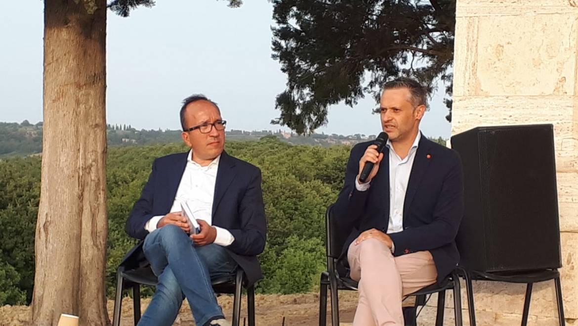 Valore Val d’Orcia. Lorenzo Benocci e Cristiano Pellegrini ospiti dell’Emporio Letterario di Pienza